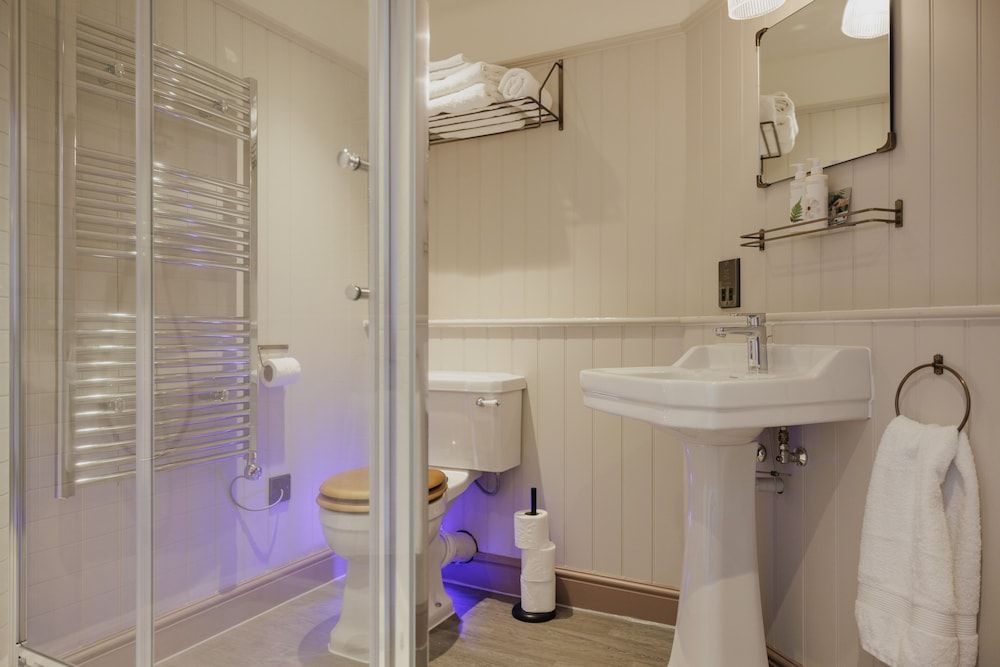 The George & Dragon Deluxe Double Room, 1 King Bed 8