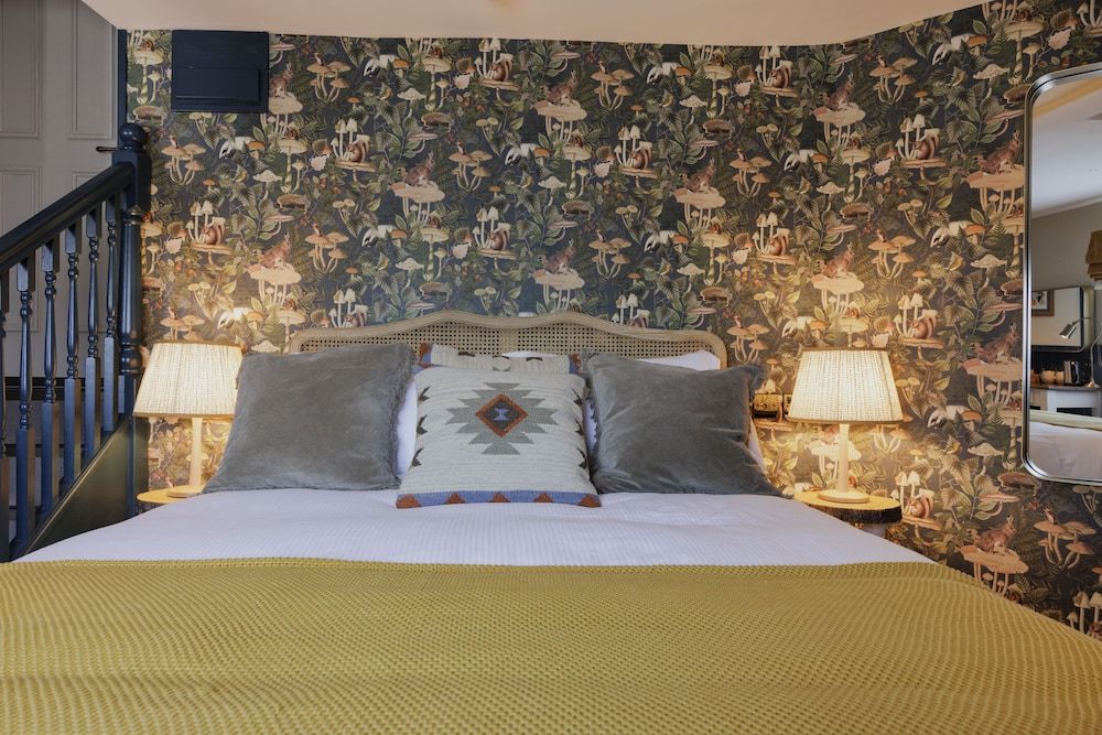 The George & Dragon Family Double Room, 1 King Bed 7