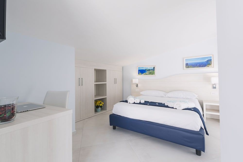 undefined Relais Kaora 8