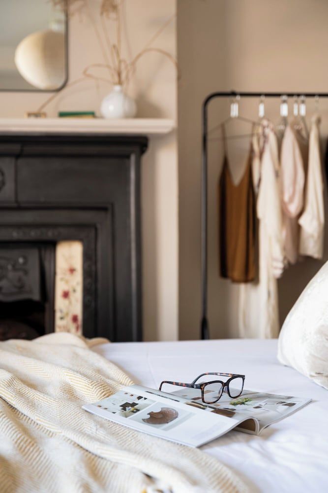 Morleys Bistro | By Huluki Sussex Stays Comfort Double Room, Private Bathroom 5