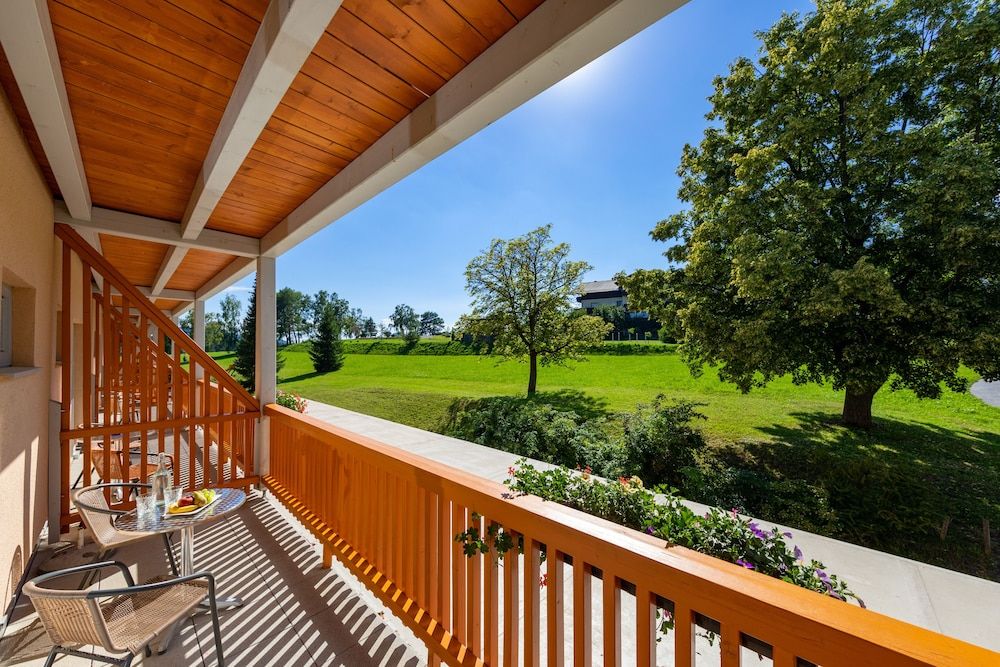 Der Trattner - Hotel Trattnerhof & Hotel Schöcklblick Comfort Triple Room 8