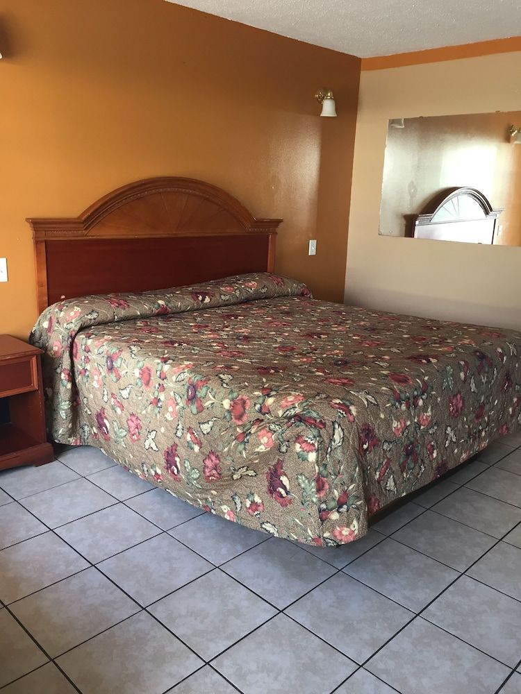 Standard Room, 1 King Bed, Smoking