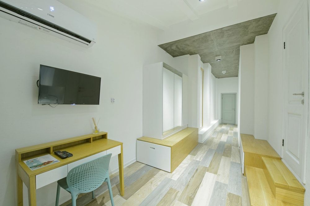 Mariinsky Boutique Hotel Superior Apartment, Balcony 6