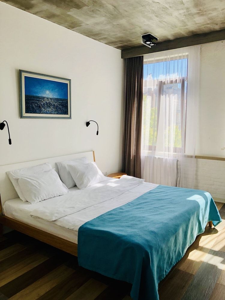 Standard Room, 1 King Bed