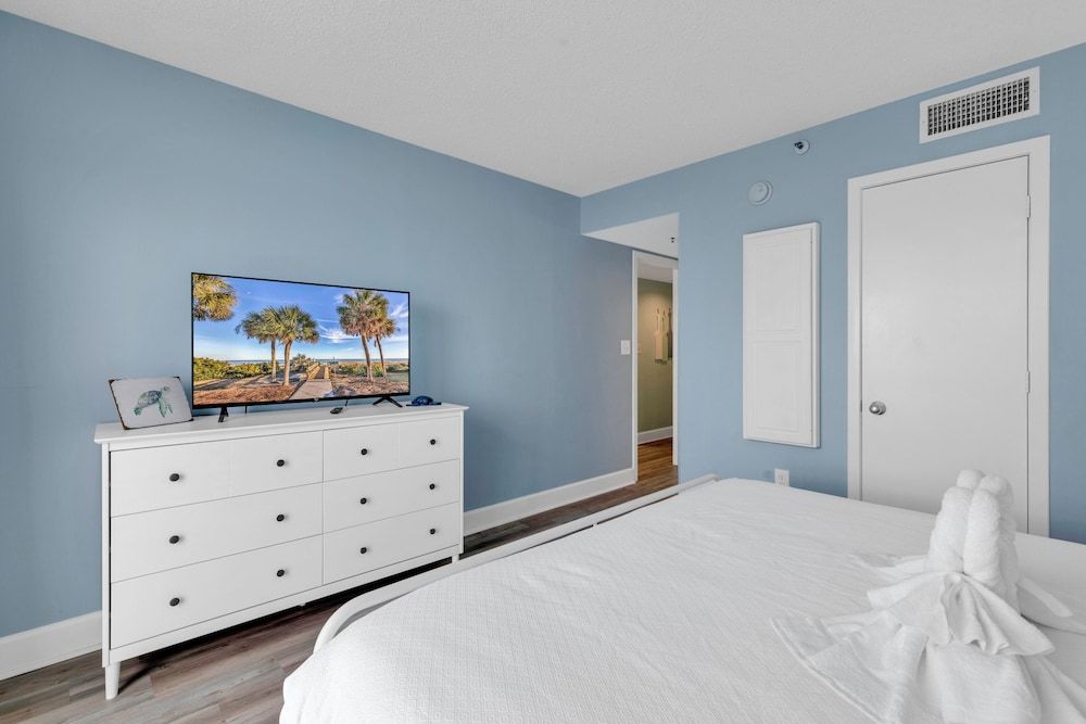 Exclusive Condo, 2 Bedrooms, Balcony, Ocean View