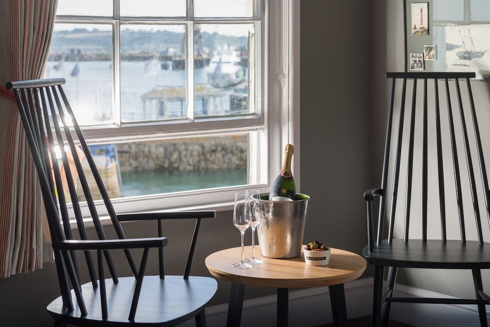 Superior, King, Harbor View