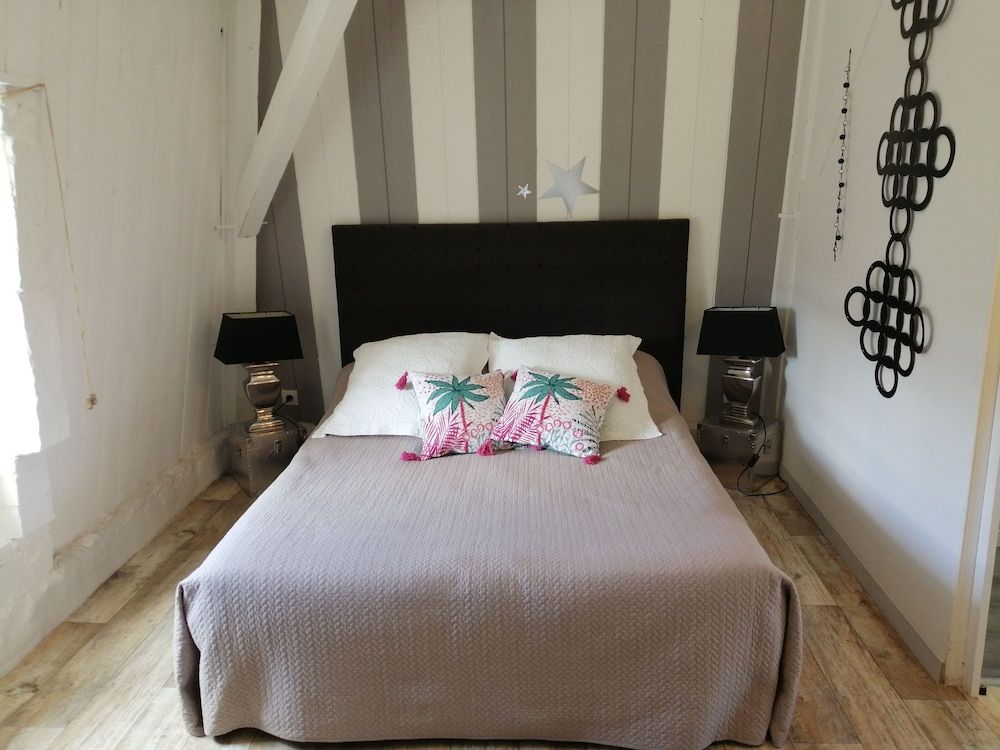 Le Kouloury Family Room 2