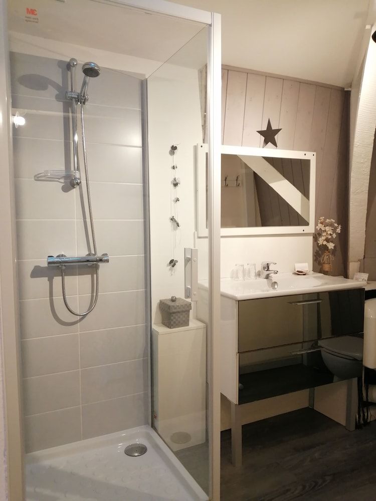 Le Kouloury Family Room 9