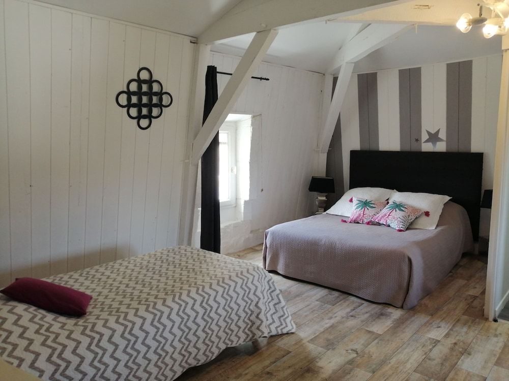 Le Kouloury Family Room 3