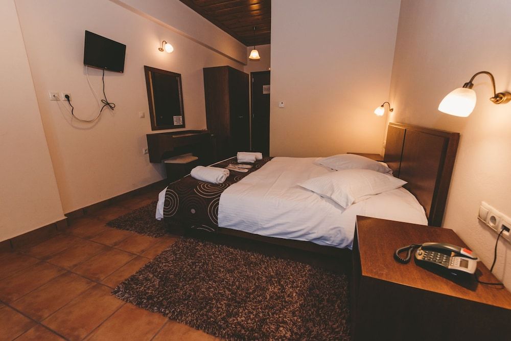 Thea Mainalou Double or Twin Room, Mountain View 4