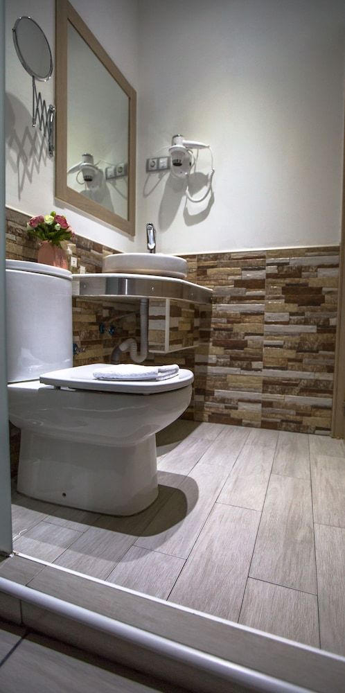 Hostal Adis Double Room (Small) 7