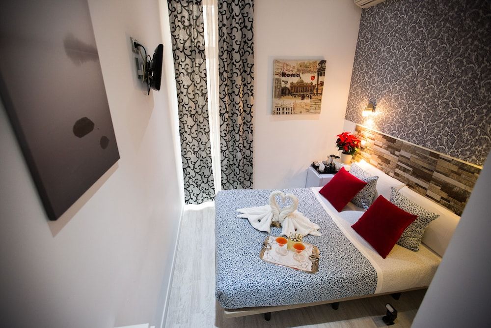 undefined Hostal Adis 2