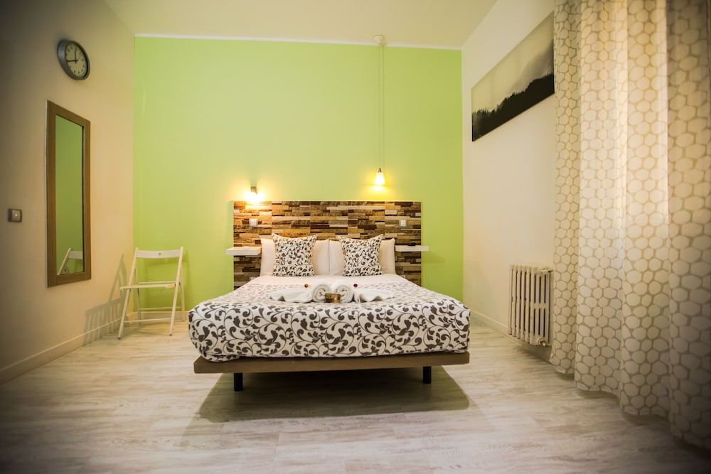 Hostal Adis Double Room (Small) 2