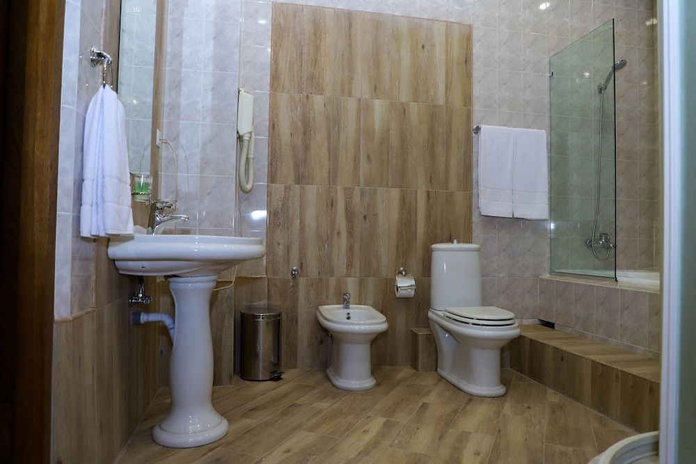 Araks Hotel Complex Suite 2