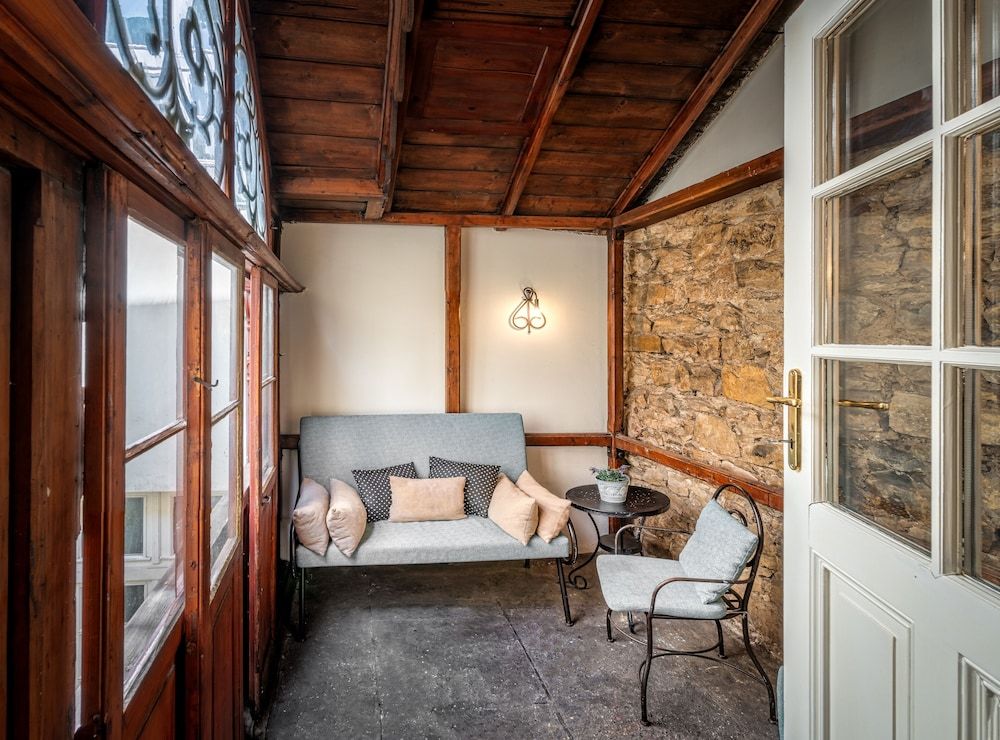 6 Continents Apartments by Adrez Living Apartment, 1 Bedroom (Australia) 2