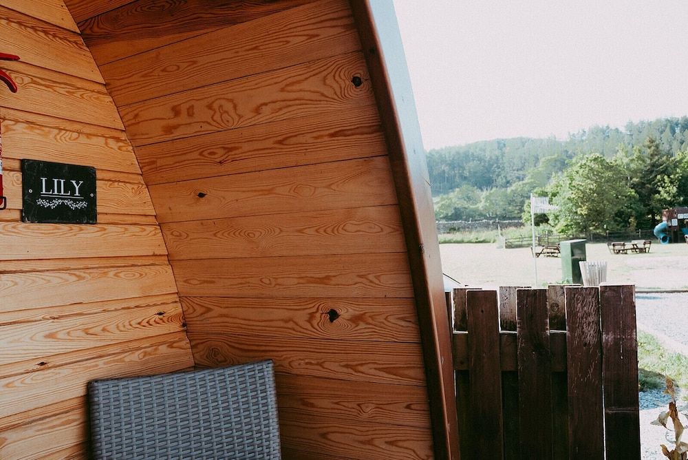 The Wilson's Arms Cabin, Ensuite (Twin Glamping Pod) 2