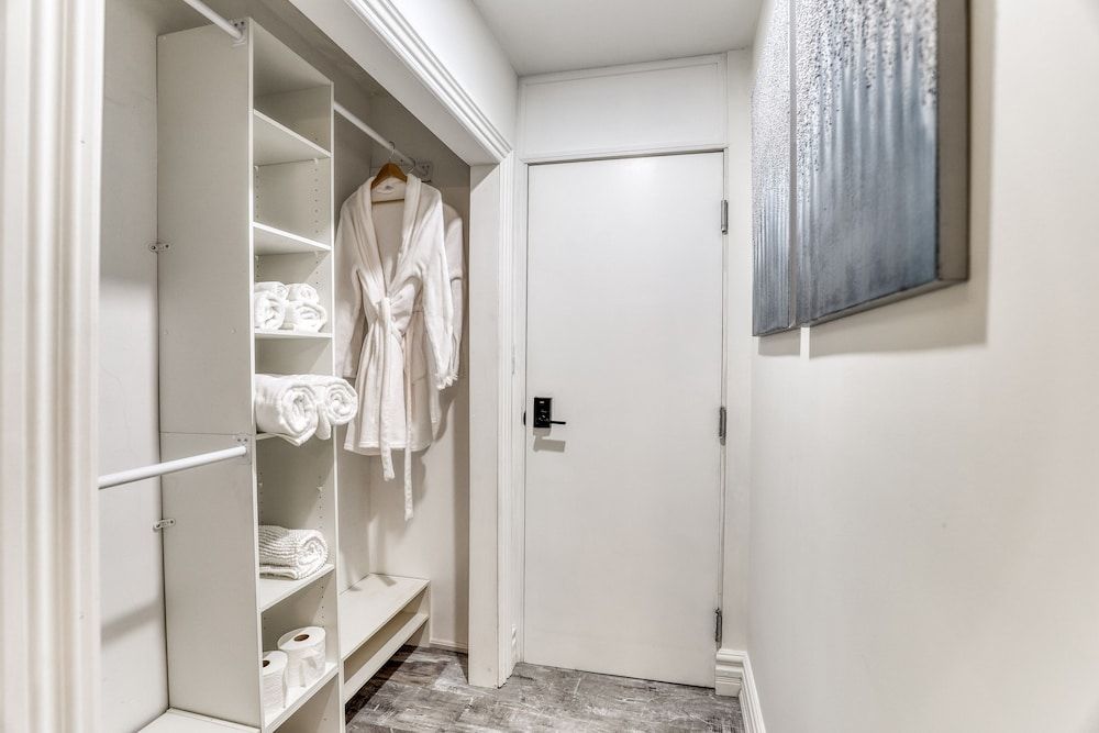 Pangea House Antarctica Room 5