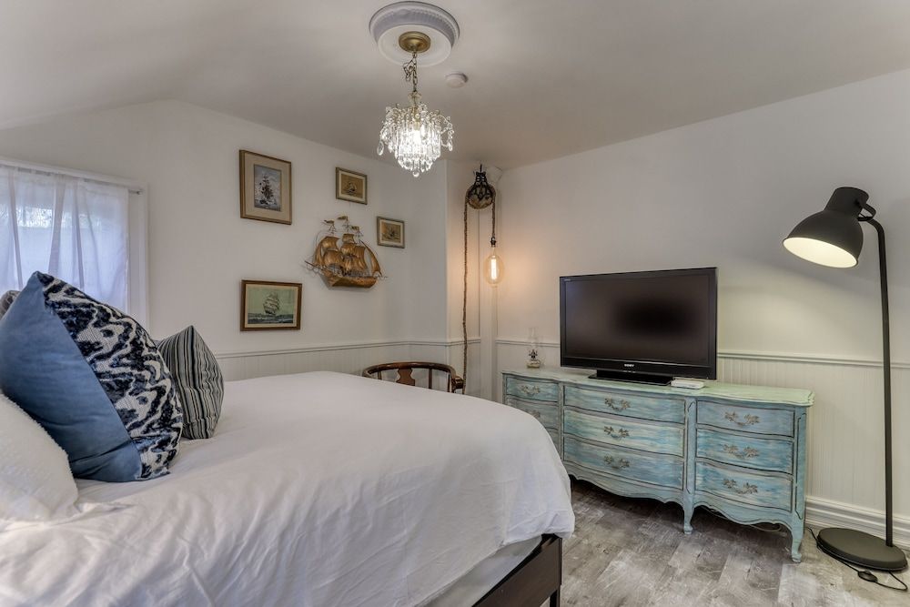 Pangea House Antarctica Room