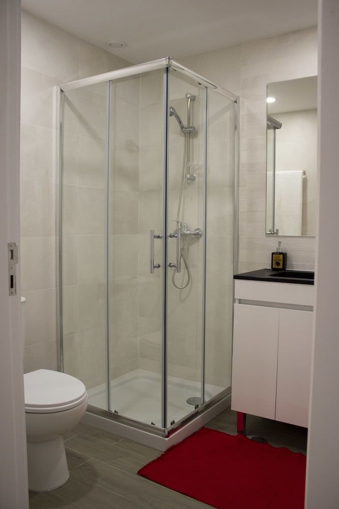 Red House by the River Romantic Apartment, 1 Bedroom 4