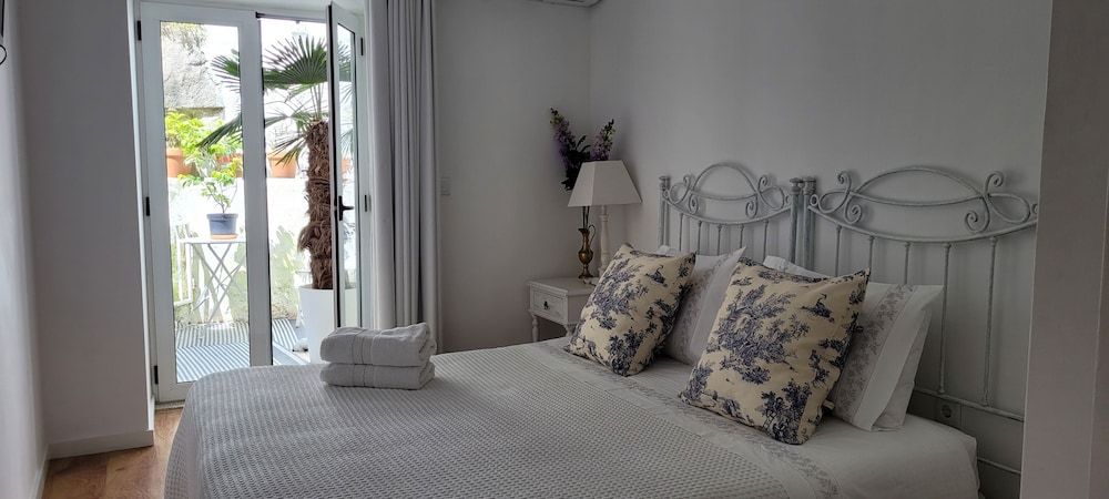 Red House by the River Family Apartment, 2 Bedrooms 8