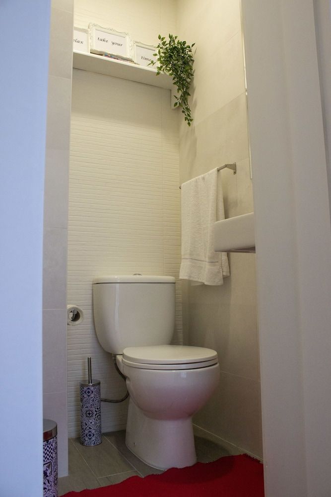 Red House by the River Family Apartment, 2 Bedrooms 6