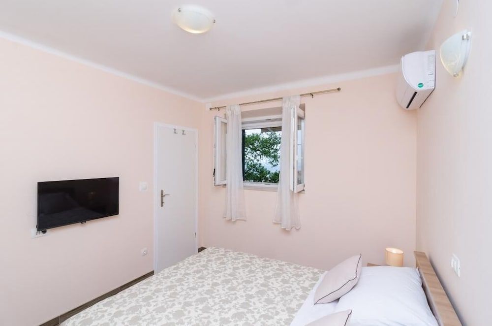 Apartments Lena & Lara Apartment (One-Bedroom Apartment -Lara) 2