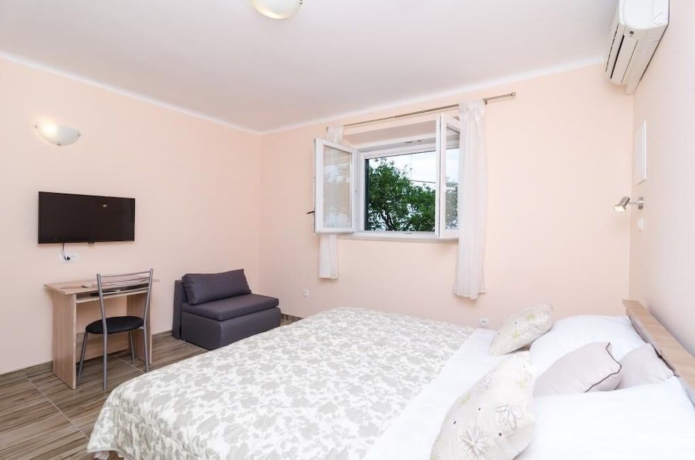 undefined Apartments Lena & Lara