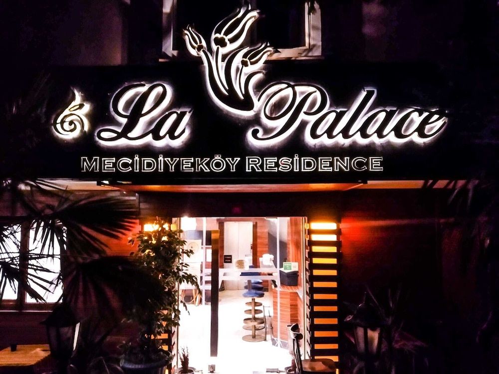 undefined la palace 6