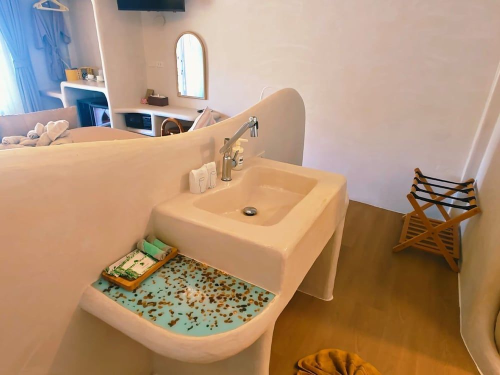 The Rock Samui Beach Resort Deluxe Double Room, 1 King Bed 3