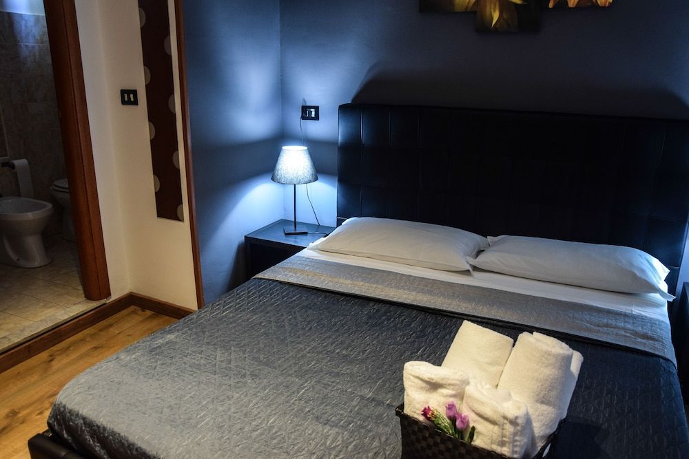 Hotel Kennedy Double or Twin Room 7