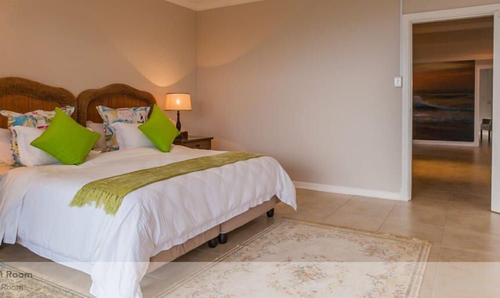 Relax Inn Deluxe Room (Non Seaview Suite 8) 4