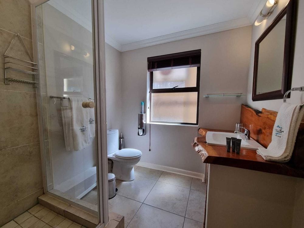 Relax Inn Deluxe Room (Non Seaview Suite 8)
