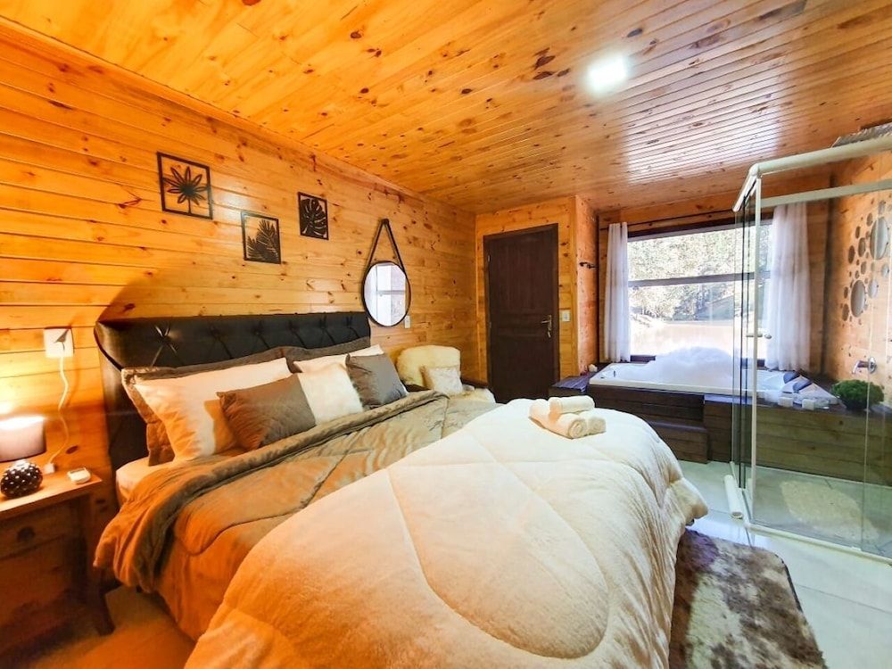 Honeymoon Cabin