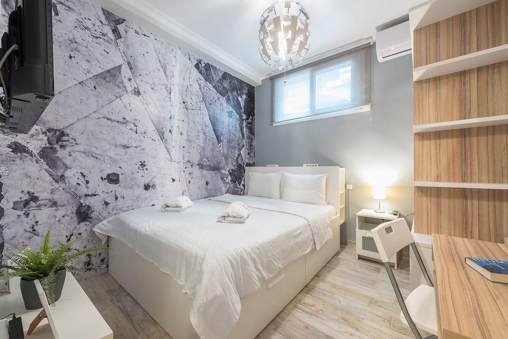 undefined Welcoming Koukaki Home  by Cloudkeys 9