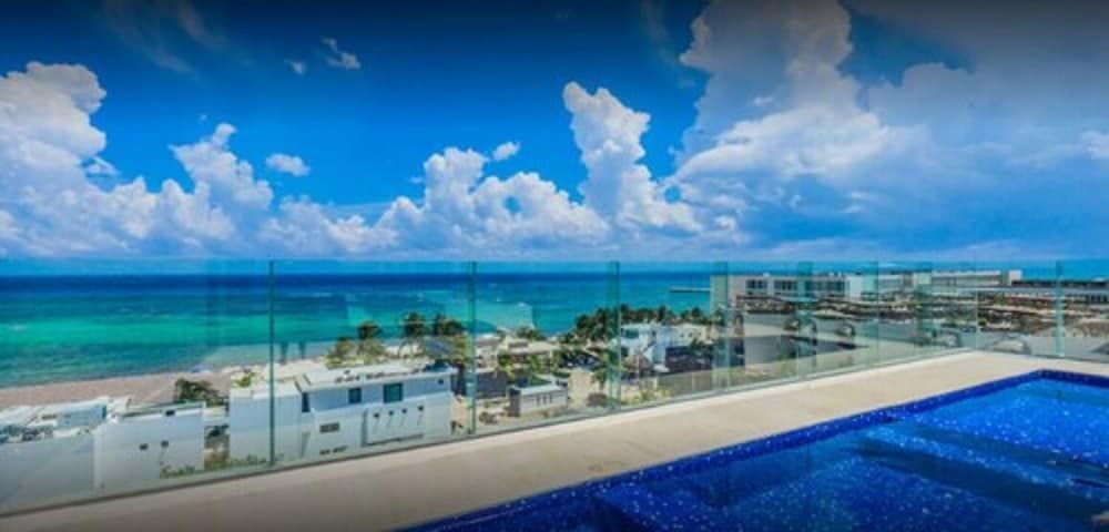 undefined Cruz con Mar 10