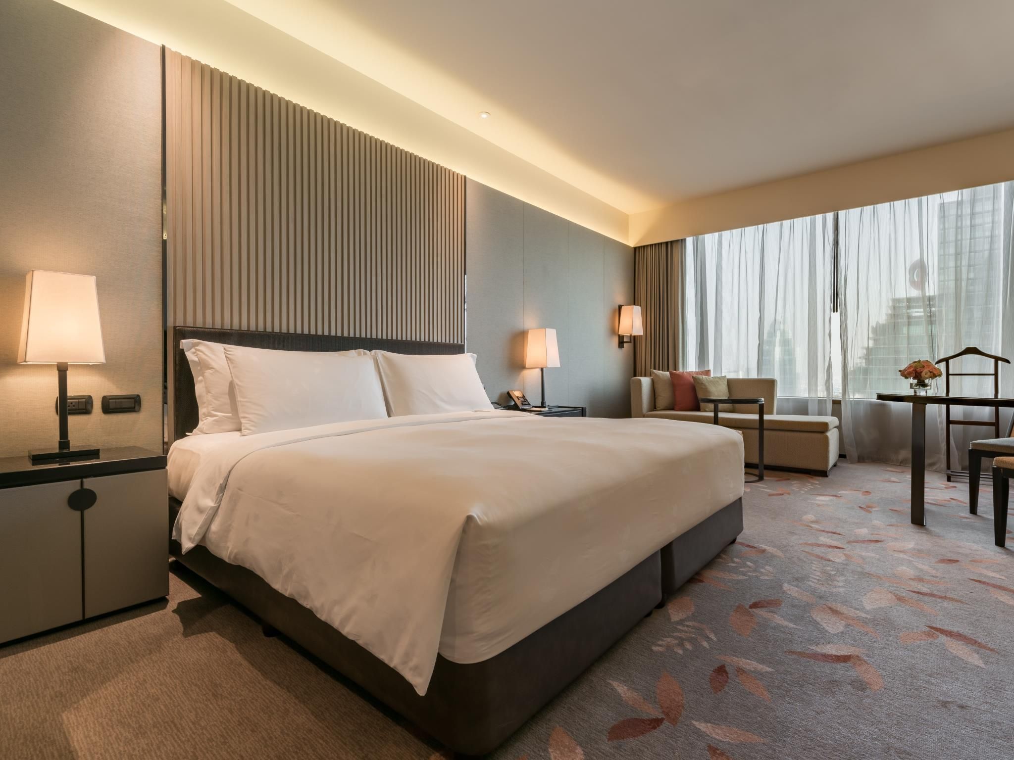 Deluxe King Room