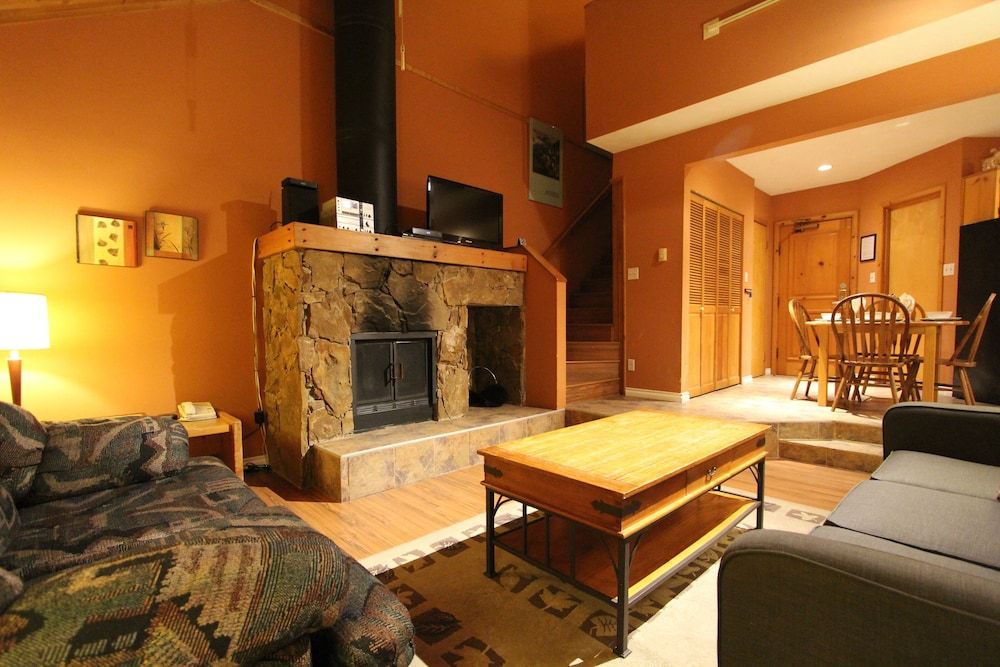 Standard Loft, 2 Bathrooms, Courtyard View