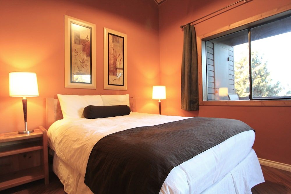 Standard Loft, 2 Bathrooms, Courtyard View