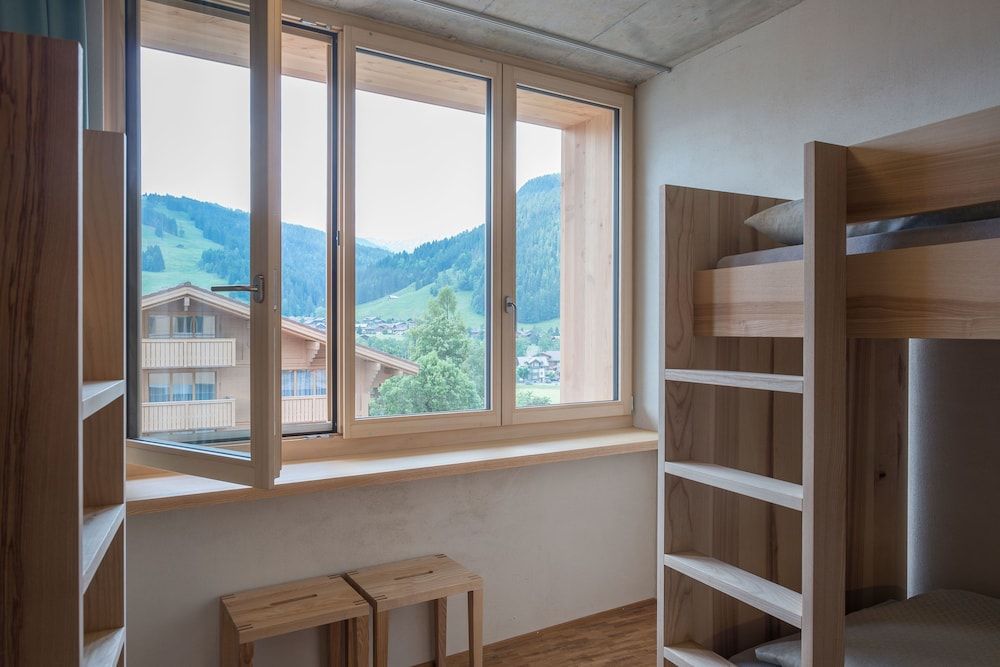 Youth Hostel Saanen-Gstaad Standard Room, Shared Bathroom (Sextuple Room) 7