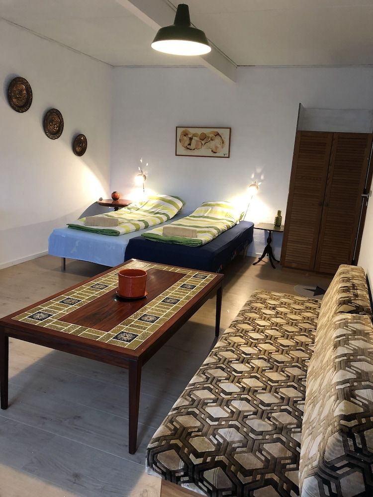 Design Room, Garden View (Room 7)