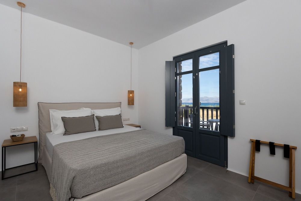 Elegant Double Room with sea view