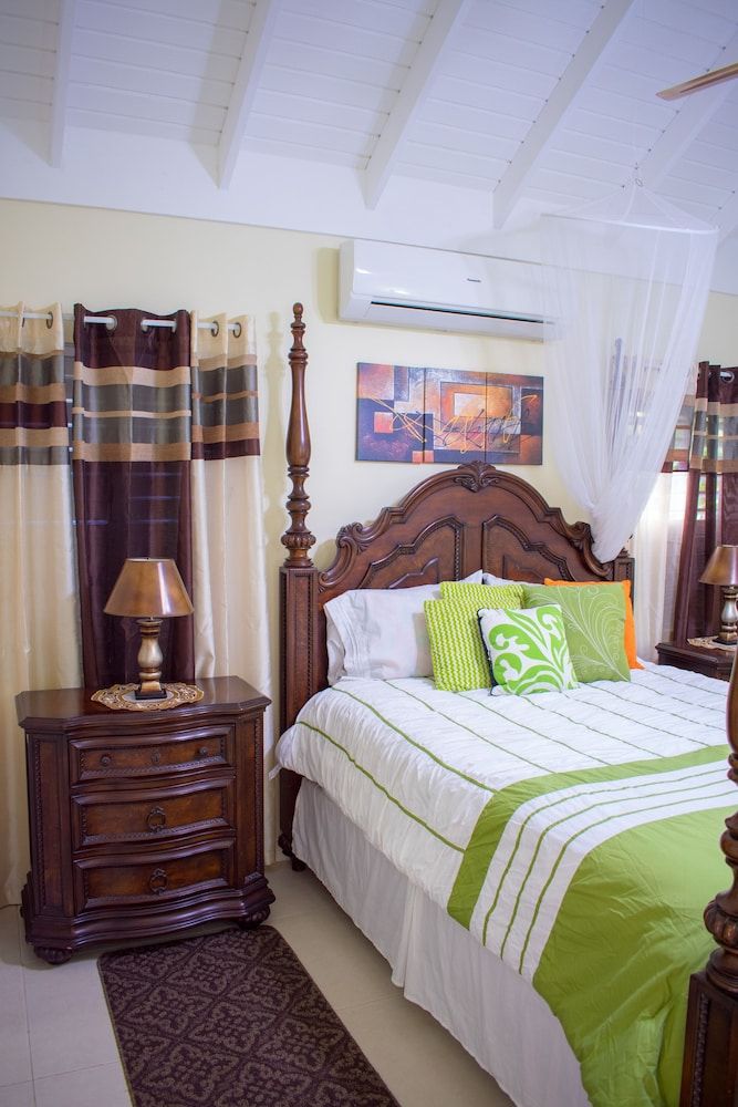 Richmond Villa Rental Management Exclusive Villa, 3 Bedrooms, Garden View, Courtyard Area 5