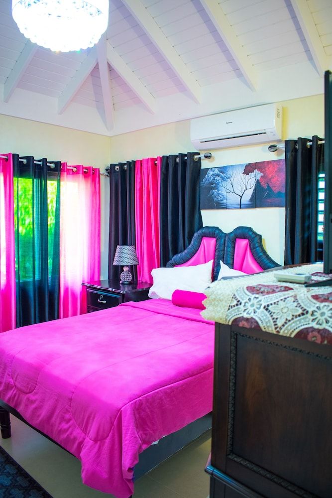 Richmond Villa Rental Management Exclusive Villa, 3 Bedrooms, Garden View, Courtyard Area 4