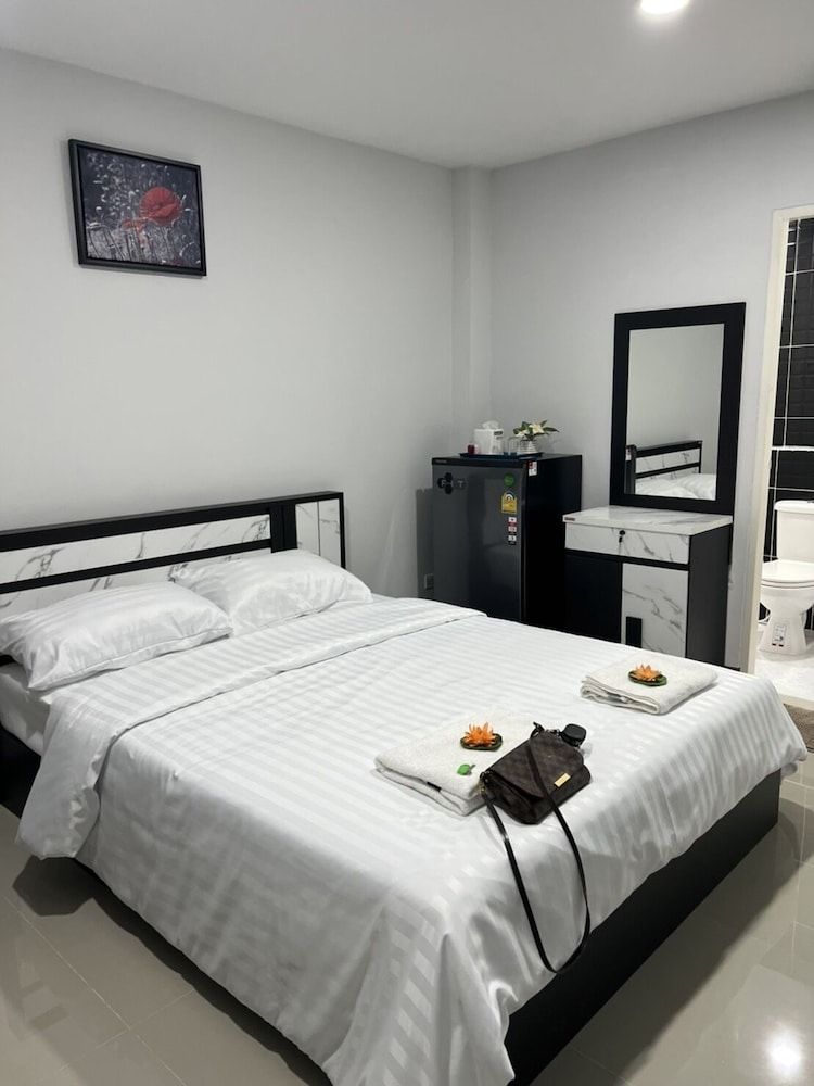 Standard Room, 1 Queen Bed, Non Smoking