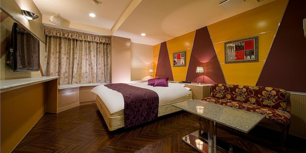 Deluxe Room, Smoking