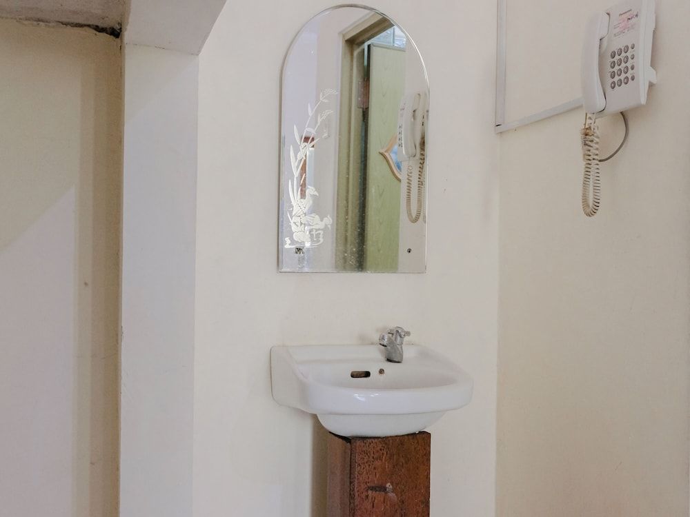 Hotel Mahkota Plengkung Standard Double Room 16