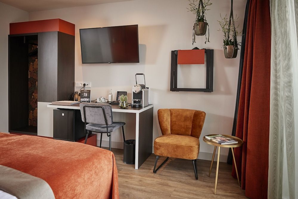 Maasparel Nextdoor Deluxe Double Room 12