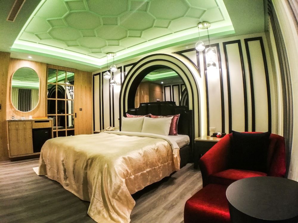 SongXiaMotel Deluxe Double Room 4