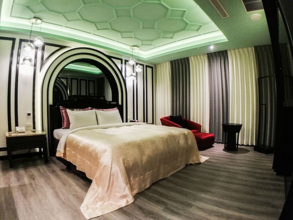 SongXiaMotel Deluxe Double Room 2