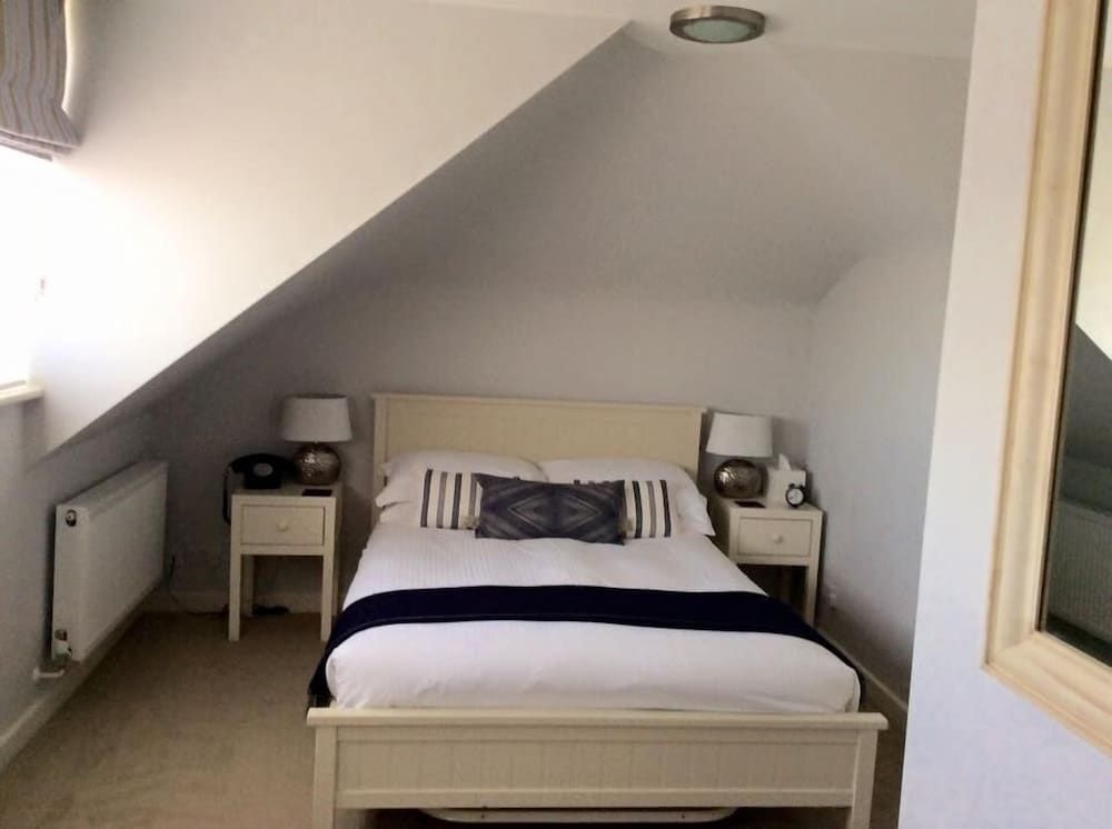The Beach House Double Room, Private Bathroom (Non Pet Friendly) 2